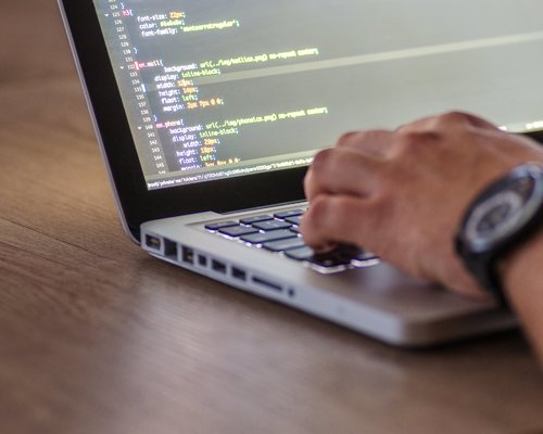 MUDr. Koutná, lékařka